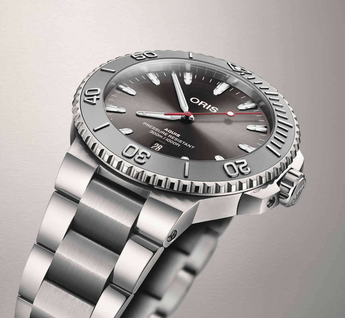 Oris Aquis Date Relief - 3